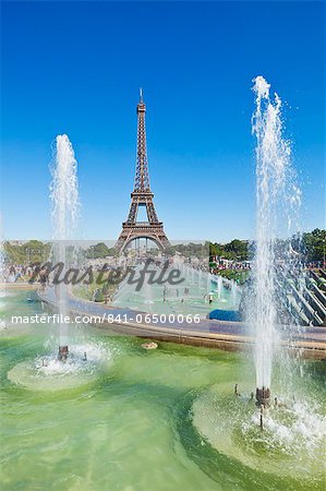 Eiffel Tower and the Trocadero Fountains, Paris, France, Europe Eiffel Tower and the Trocadero Fountains, Paris, France, Europe