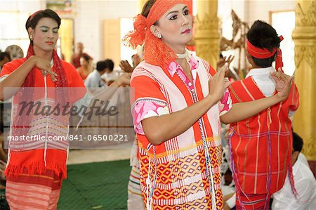 Festival of Ko Myo Shin, one of the most important nats (spirits) of the national pantheon, Pyin U Lwi (Maymyo), Mandalay Division, Republic of the Union of Myanmar (Burma), Asia