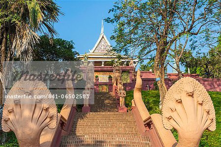 Wat Phnom (Temple of the Mountains) (Mountain Pagoda), Phnom Penh, Cambodia, Indochina, Southeast Asia, Asia