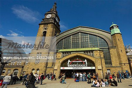 The Wandelhalle (Promenade Hall) entrance to a shopping centre in the railway Central Station on Steintorwall, Hamburg, Germany, Europe