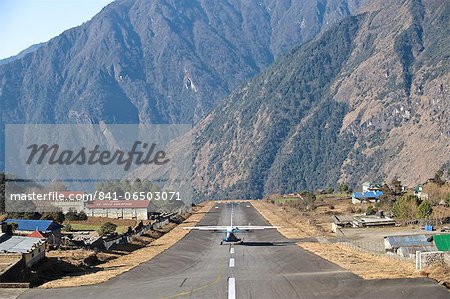 Lukla Airport and Runway, Solu Khumbu Region, Nepal, Himalayas, Asia