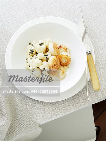 Plate of scallops and cauliflower