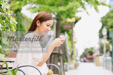 Young woman with Smartphone