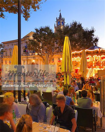 France, Provence, Avignon, Cafe at dusk