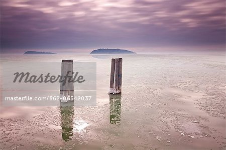 Italy, Umbria, Perugia district, Trasimeno Lake in winter