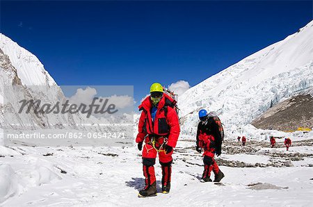 Asia, Nepal, Himalayas, Sagarmatha National Park, Solu Khumbu Everest Region, climbers leaving Camp 2, 6500m, on Mt Everest