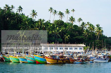 Sri Lanka, Southern Province, Mirissa, Indian Ocean, boats in harbour