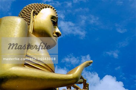 Sri Lanka, North Central Province, Dambulla, Golden Temple and Golden Temple Buddhist Museum, UNESCO World Heritage Site, giant buddha statue