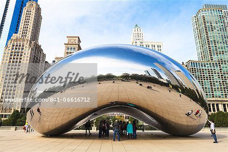 Millennium Park, The Cloud Gate steel sculpture by Anish Kapoor, Chicago, Illinois, United States of America, North America