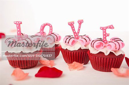 Letters cupcakes-love