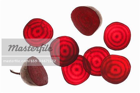 Beetroot, halved and in slices