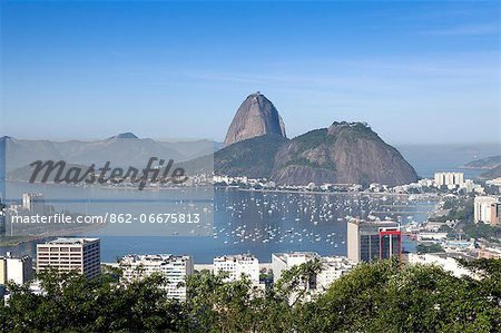 Brazil, Rio de Janeiro, Sugar Loaf and Morro de Urca in Botafogo Bay in Rio de Janeiro City