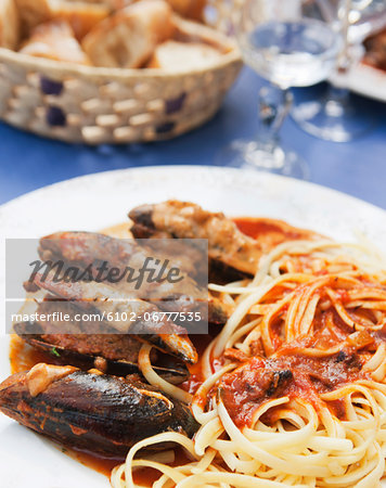 Seafood with spaghetti, Moules Farcies