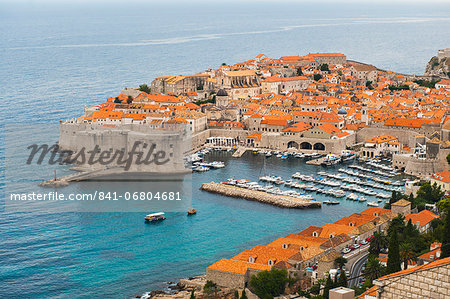 Elevated view of Dubrovnik Old Town, UNESCO World Heritage Site, Dubrovnik, Dalmatian Coast, Adriatic, Croatia, Europe