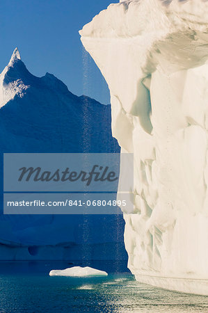 Grounded icebergs, Rode O (Red Island), Scoresbysund, Northeast Greenland, Polar Regions