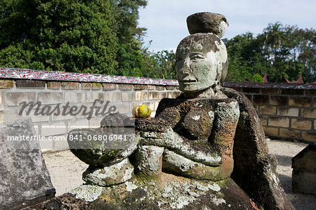 Stone tomb of Anting Malela Boru Sinaga, bowl on her head as a sign of her betrothal to the King, Tomuk, Samosir Island, Sumatra, Indonesia, Southeast Asia, Asia
