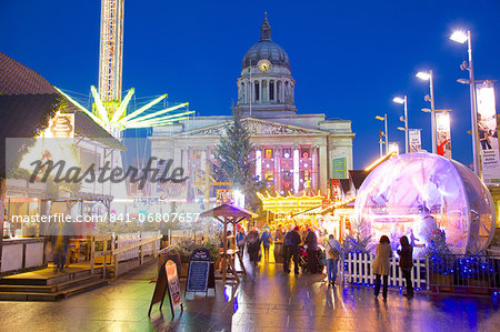 Council House and Christmas Market stalls in the Market Square, Nottingham, Nottinghamshire, England, United Kingdom, Europe