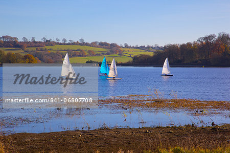 Sailing on Ogston Reservoir, Derbyshire Dales, Derbyshire, England, United Kingdom, Europe