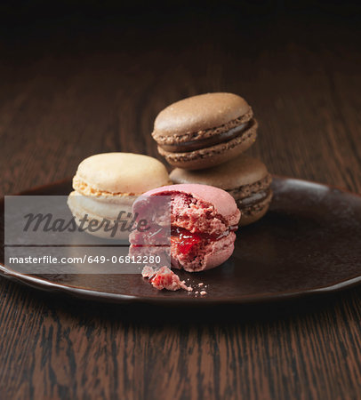 Strawberry, Vanilla and Chocolate flavoured almond macaroons Strawberry, Vanilla and Chocolate flavoured almond macaroons