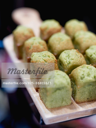 Green tea mini cakes