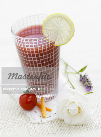 Vitamin tomato juice cocktail