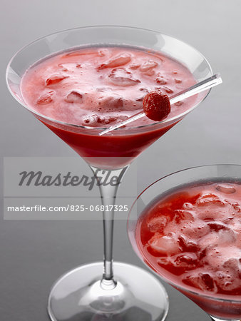 Raspberry liqueur cocktail