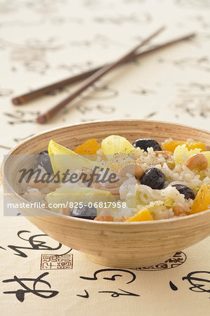 Thai rice salad with cashews,oranges,chicory and black olives