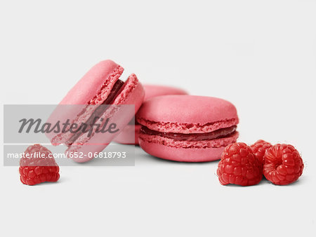 Macaroons and fresh raspberries