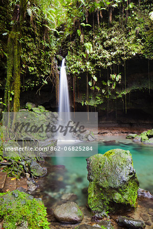 Dominica, Castle Bruce. Emerald Pool, one of the most popular tourist attractions of Dominica.