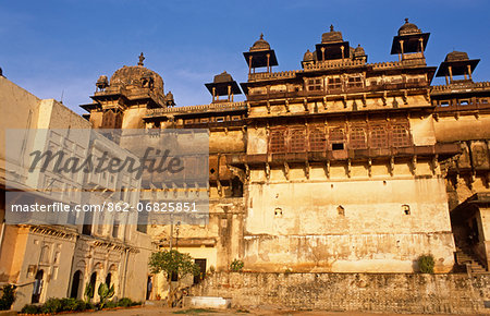 Asia, India, Madhya Pradesh, Orchha. The Jehangir Mahal palace to the right and to the left the Hotel Sheesh Mahal.