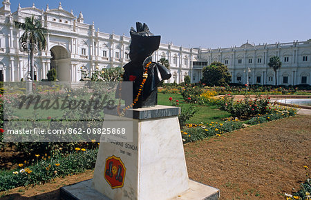 Asia, India, Madhya Pradesh, Gwalior.  Memorial sculpture of H H Maharaja Sir Jiwajirao Scindia, 1916-1961 in the grounds of the Jai Vilas Palace and Scindia Museum.