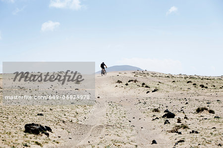Man mountain biking, Lanzarote