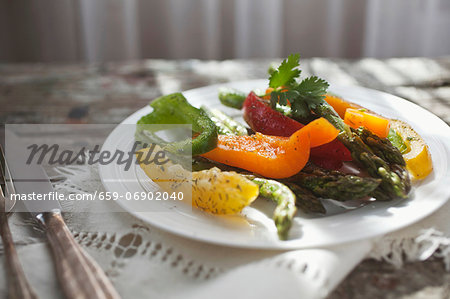 Vegetable salad with asparagus and peppers