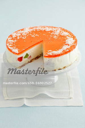 Cheesecake with fruit jelly