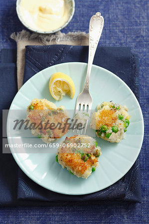 Fishcakes with peas