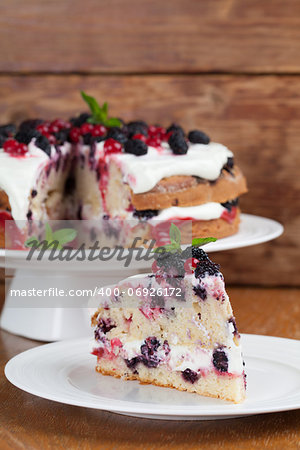 Mulberry and red currant cake with yogurt and whipped cream