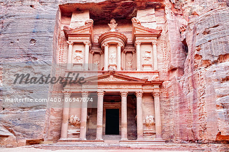 Al Khazneh - most famous tomb in Petra, Jordan