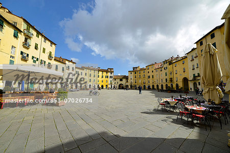 Piazza Anfiteatro, Lucca, Tuscany, Italy, Europe