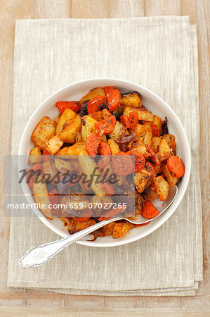Roasted vegetables (potatoes, carrots, celeriac and red onions) Roasted vegetables (potatoes, carrots, celeriac and red onions)