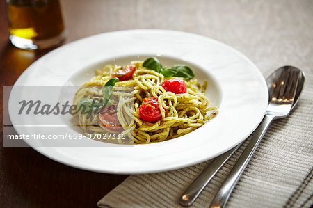 Spaghetti with tomatoes and pesto Spaghetti with tomatoes and pesto