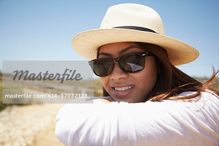 Young woman wearing sunglasses, Palos Verdes, California, USA