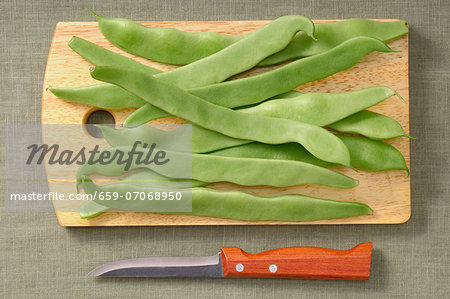 Green Beans on a Cutting Board