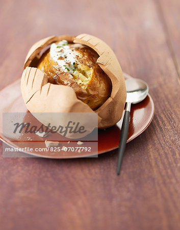 Potato baked in a clay crust