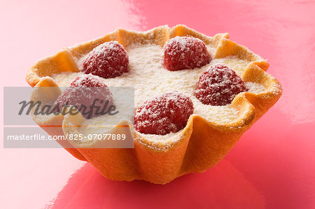 Fromage blanc and raspberry tarlet
