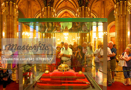 The Holy Crown of Hungary, Hungarian Parliament Building, Budapest, Hungary, Europe