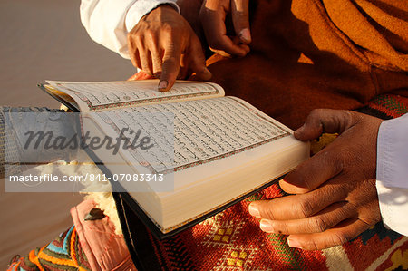 Tunisian Bedouin reading the Koran, Douz, Tunisia, North Africa, Africa