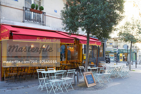 Outdoor Cafe and street scene, Montmartre, Paris, France