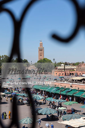 Place Djemaa el Fna with the Koutoubia Mosque in the distance, Marrakech, Morocco, North Africa, Africa