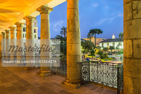 Independence Square at sunset, Quito, UNESCO World Heritage Site, Pichincha Province, Ecuador, South America