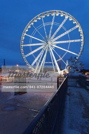 Big wheel at Place de la Concorde and Eiffel Tower in the background, Paris, Ile de France, France, Europe